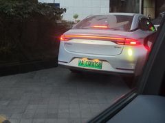 -三叶眼镜城批发市场(上海火车站店)