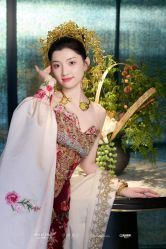 -欣薇婚纱(新源乐汇城店)