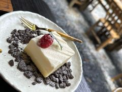 生牛乳蛋糕-Metal hands·铁手咖啡