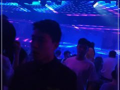 -OMO PARTY HOUSE