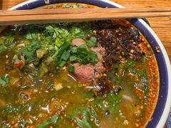 -云阿蛮云南生烫牛肉米线(奉贤路店)