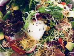 藜麦窝蛋沙拉-The Rug Cafe(王府中环店)