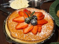 草莓奶油松饼-岚山早餐公司BREAKFAST COMPANY(武定路店)