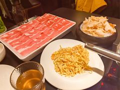 -鲜入唯煮·港式海鲜牛肉火锅(金宝街店)