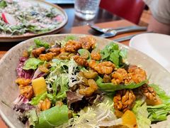 烤菠萝色拉-Golden Lily河内巴黎法越料理餐厅(建国西路店)