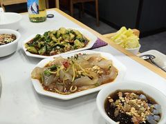 -鲁员外地锅鸡地锅鱼(古墩路店)