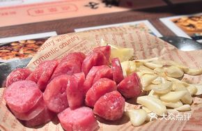 Taiwanese Sausage with Garlic Slices