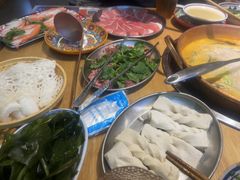 -洱火云南酸菜牛肉火锅(石景山当代商城店)