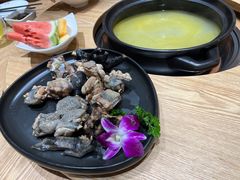 -一朵菌·野生菌探索家火锅(南亚店)