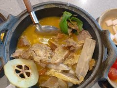 酸木瓜炖牛腩-半山腰·云南菜(侨福芳草地店)