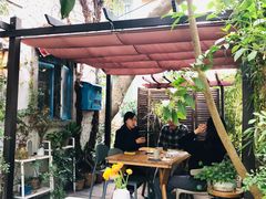 -彳亍咖啡·这里(水湾路店)