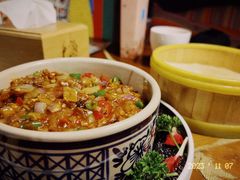 传统黑三剁配薄饼-雀舞云南菜(天津天河城购物中心店)