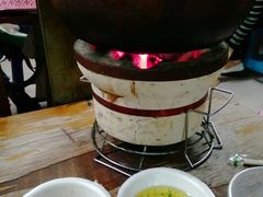 炭炉果鸡煲-威邵鸡煲(西华路总店)