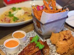 猪肋骨炸鸡拼盘-Boxing Cat Brewery拳击猫精酿啤酒馆(永福店)