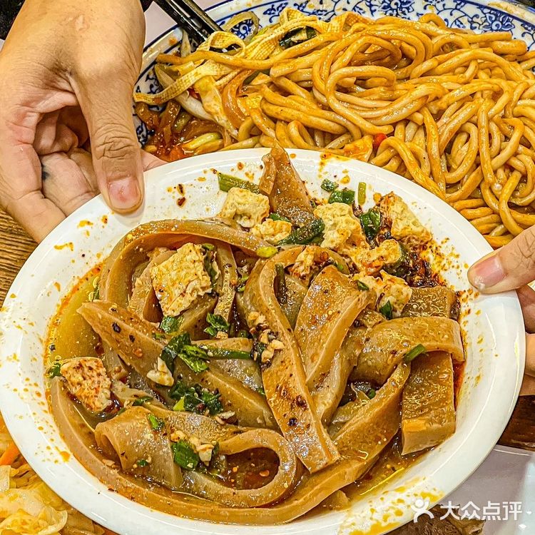 西安人都去给我吃‼️超大碗红油牛肉面