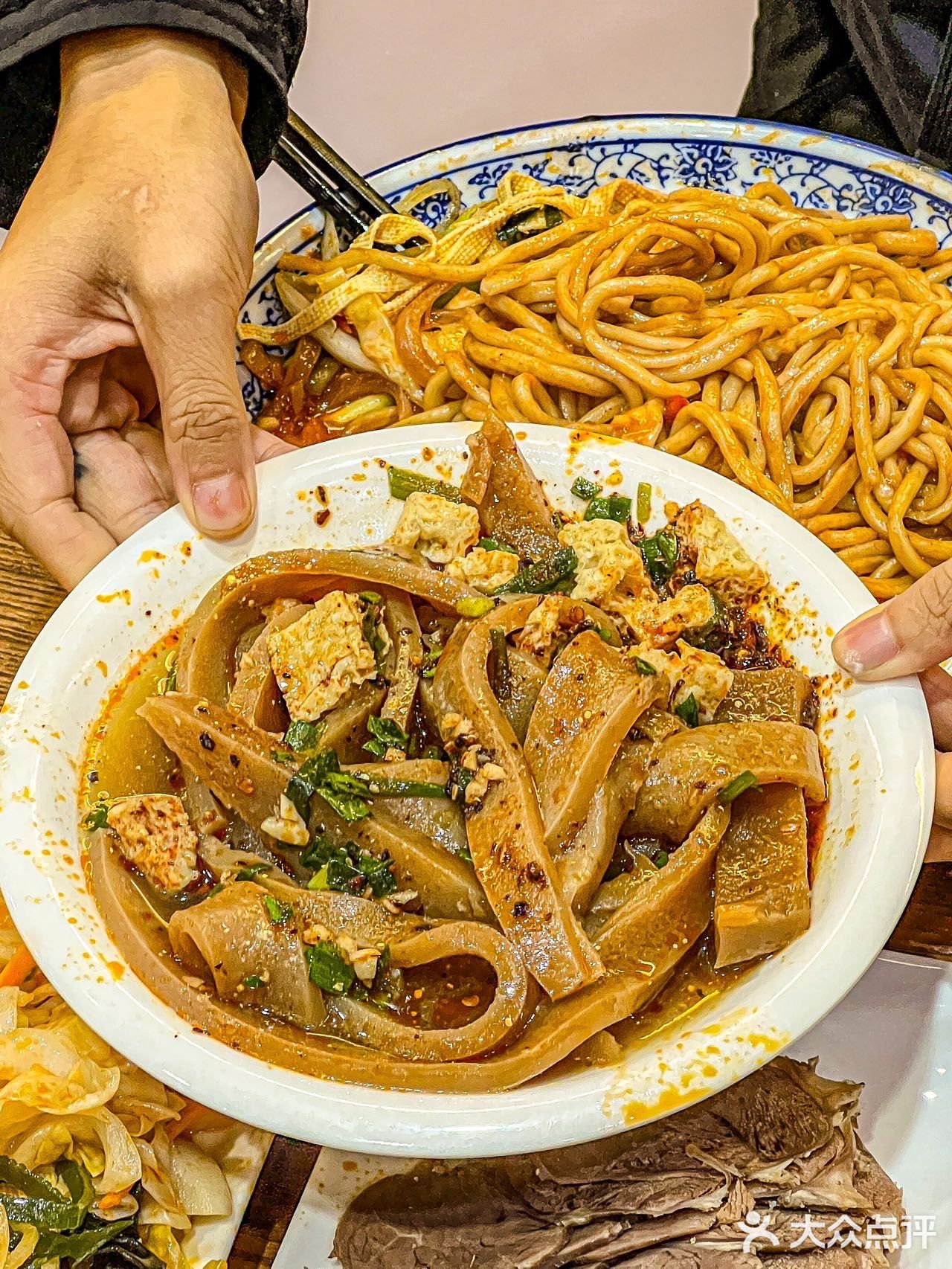 西安人都去给我吃‼️超大碗红油牛肉面