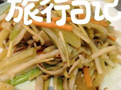 五彩鱿鱼丝-东方之猪四更烤乳猪(金垦总店)