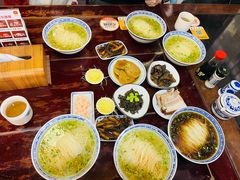 红汤底-同得兴 Since·1995 传统苏式面馆(嘉馀坊店)