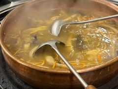 菌菇鸡煲-阿山卓·野生菌火锅·纳西火塘烤肉