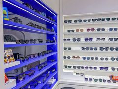 -美式眼镜·授权蔡司.依视路.尼康.豪雅.明月(南翔印象城店)