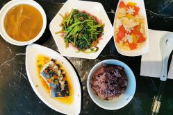 -玥奢国际母婴护理中心(滨江宝龙店)