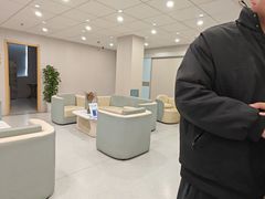 -上海大学附属上海和平眼科医院
