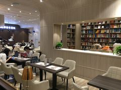 -钟书阁(群光广场店)