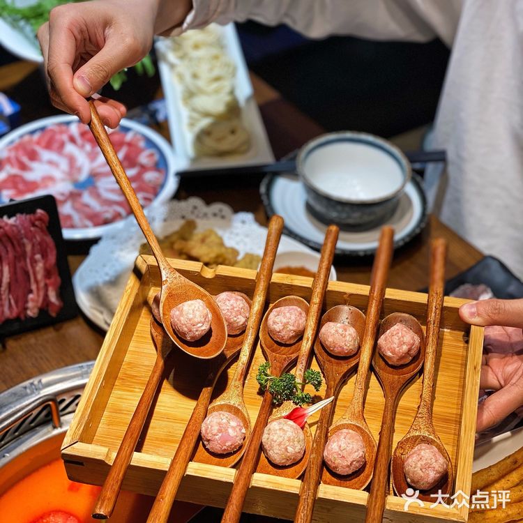 超好吃的火锅❗羊肉比婴儿皮肤还嫩