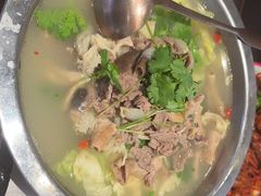 -川流不息·地道川菜·小龙虾(松东路店)