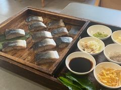 -围炉肉舍•炭烤活鳗•丹东海鲜烤肉(步行街店)