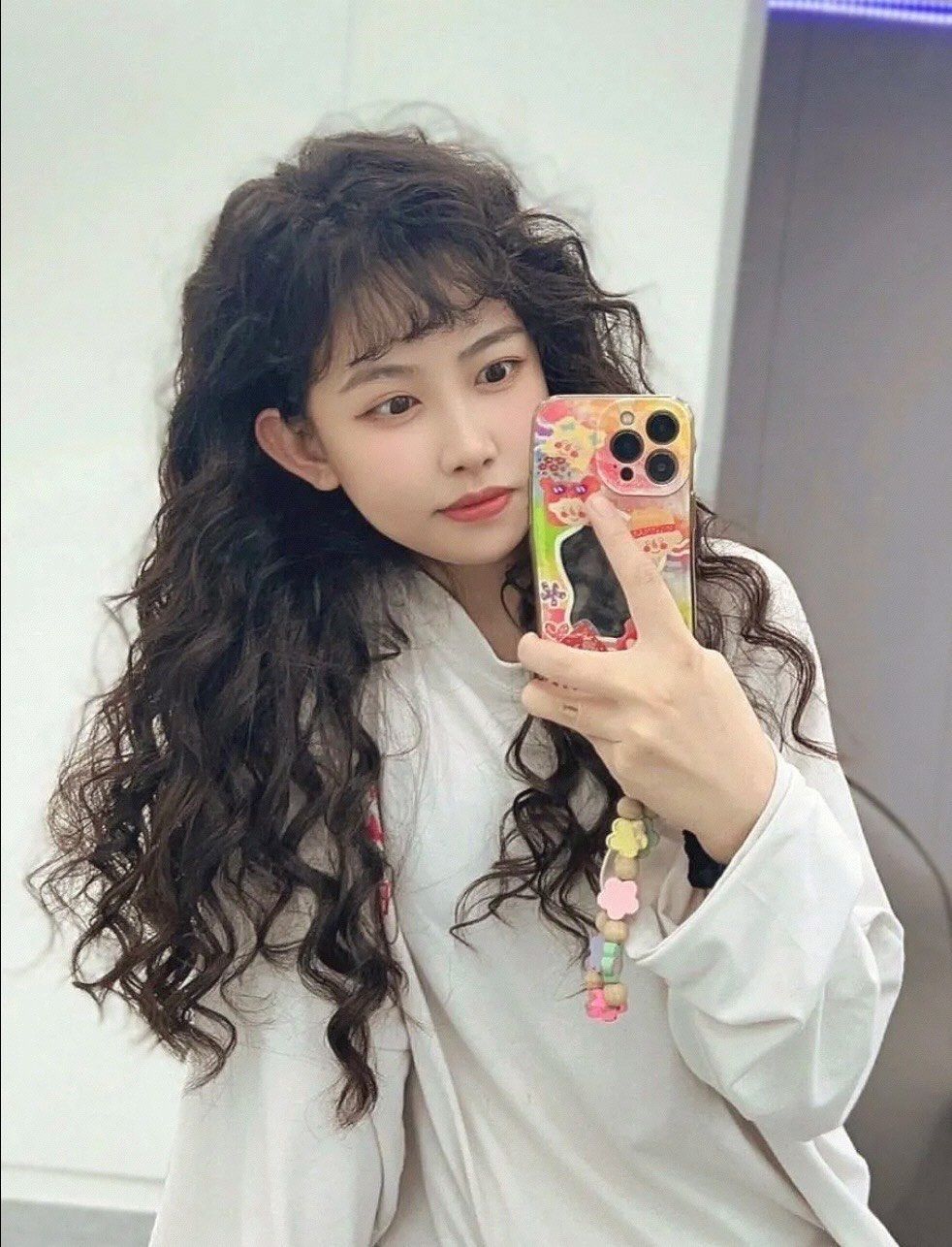 港式复古羊毛卷:太美了,中长发女生喜欢的法式羊毛卷～多种风格随意