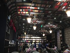 -钟书阁(松江泰晤士小镇店)