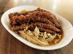 焖凤爪与腐竹-松發肉骨茶(先得坊店)