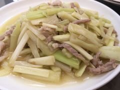 蒿草肉丝-湖鲜楼