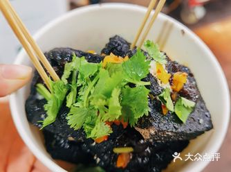 合计98元，吃到撑。吃完可以逛逛