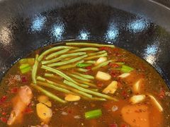 -哈尔滨烧烤·山河村铁锅炖(交大店)
