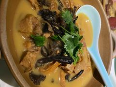 小鸡炖榛蘑-止观小馆·辽河口渔家菜(王府井店)