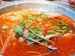 -野山舂·贵州现舂酸汤火锅(鸿通城店)