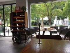 靠窗位-ZEMOCAFE·FUSION FOOD(西交利物浦店)