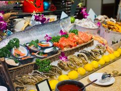 -大中华希尔顿酒店-念自助餐·嗨啤·小龙虾