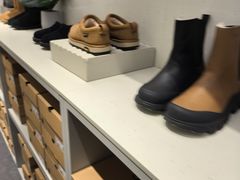 -UGG(燕莎奥特莱斯购物中心店)
