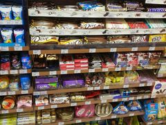 -全家便利店(江湾镇站店)