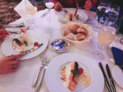 香煎三文鱼配奶油口蘑汁-马克西姆餐厅(崇文门店)