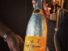 -ARMANI/AQUA(遮打大厦店)