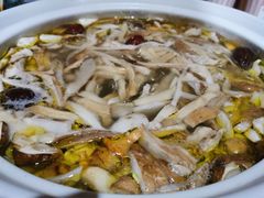 -鸡足缘·海稍鱼•野生菌火锅