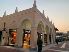 -佛罗伦萨小镇广佛名品奥特莱斯(疏港路店)