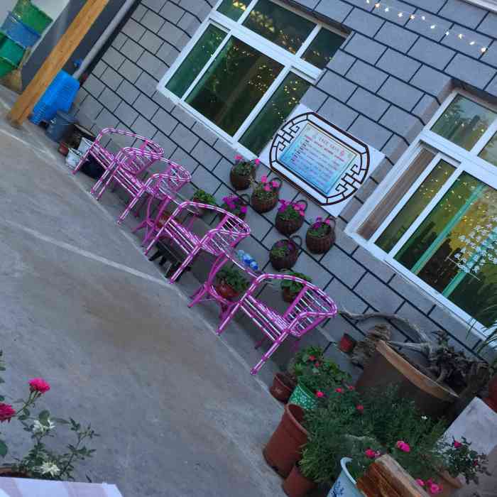 天然居特色烧烤饭店-"朋友去过后推荐的农家院,小院在半山腰上的.