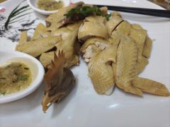 -东豪园林海鲜酒家(南港路辅路店)