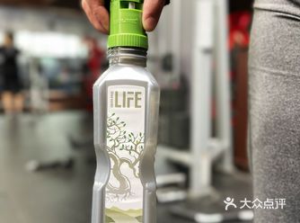 去闺蜜家被这五颜六色的小罐罐吸引了 询问得知是运动能