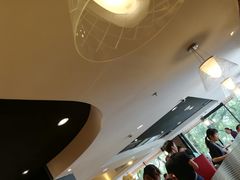 等位区-必胜客(上海新南方商城PH店)